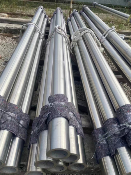 12Cr1MoVG高压合金管无缝管1.jpg 12Cr1MoVG高压合金管无缝管1.jpg